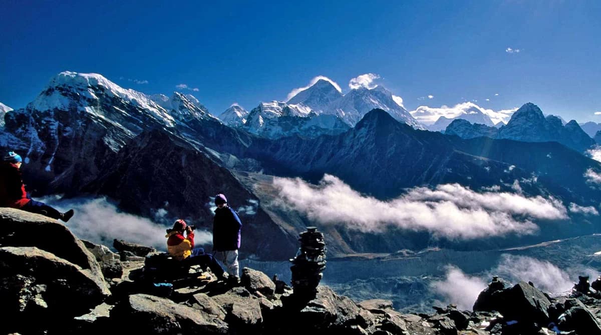Everest Base Camp Trek via Cho La and Renjo La Passes 21 Days