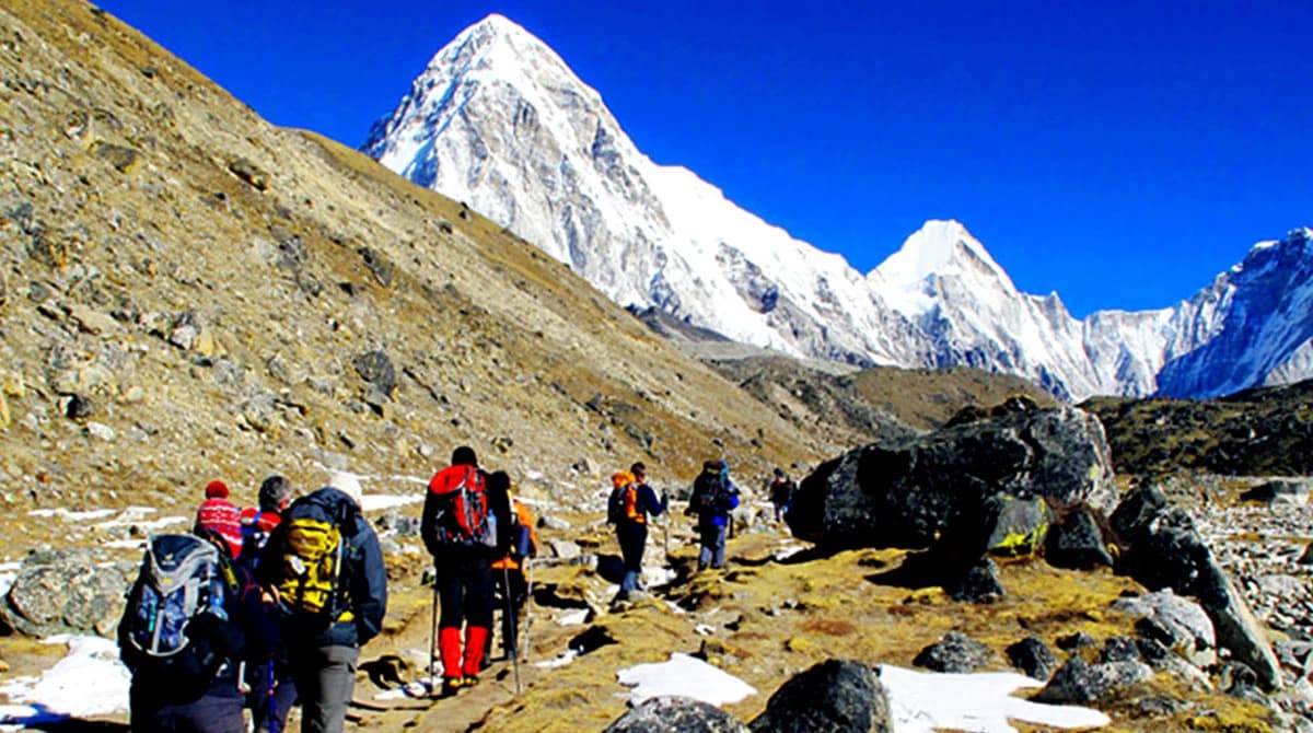Everest Base Camp Trek via Salleri 19 Days